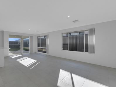 11 Deauville Approach, Madora Bay WA 6210