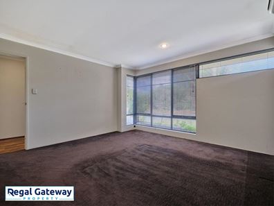 3 Barfield Road, Hammond Park WA 6164