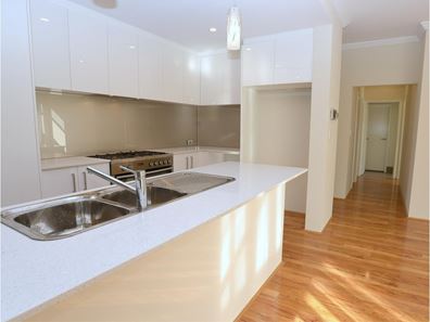 2/62 Second  Avenue, Claremont WA 6010