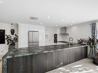 1 Hardwick Boulevard, Canning Vale WA 6155