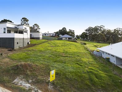 6 Hitchcock Drive, Nannup WA 6275