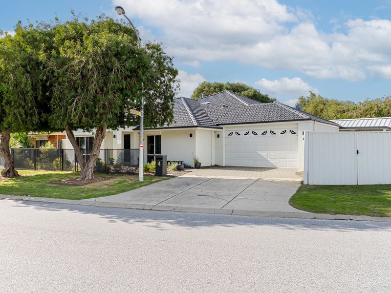 4 Canberra Close, Port Kennedy WA 6172