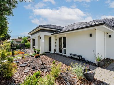 4 Canberra Close, Port Kennedy WA 6172