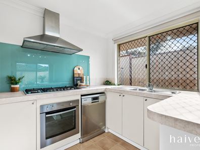 1/278 WHARF STREET, Queens Park WA 6107