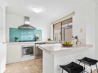 1/278 WHARF STREET, Queens Park WA 6107