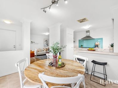 1/278 WHARF STREET, Queens Park WA 6107