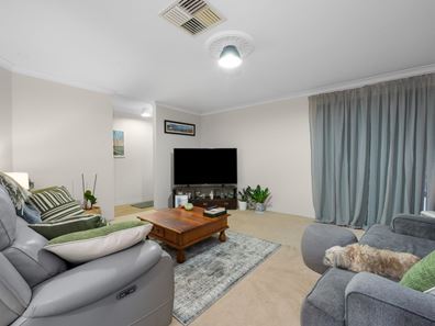 5A Eccles Place, Hannans WA 6430