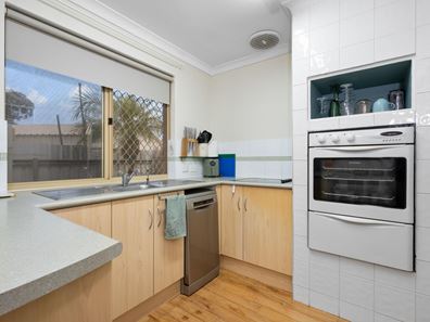 5A Eccles Place, Hannans WA 6430