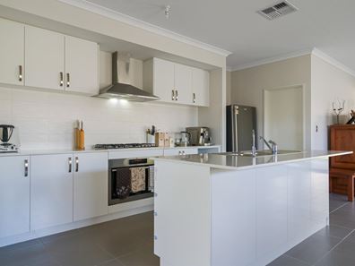43 Yakas Chase, Spearwood WA 6163