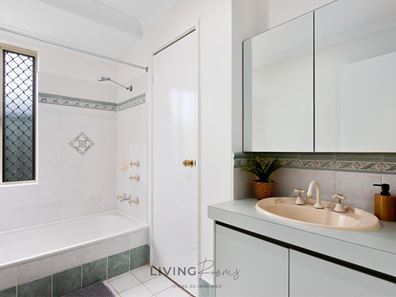 Room/4  3 Enlie Lane, Warnbro WA 6169