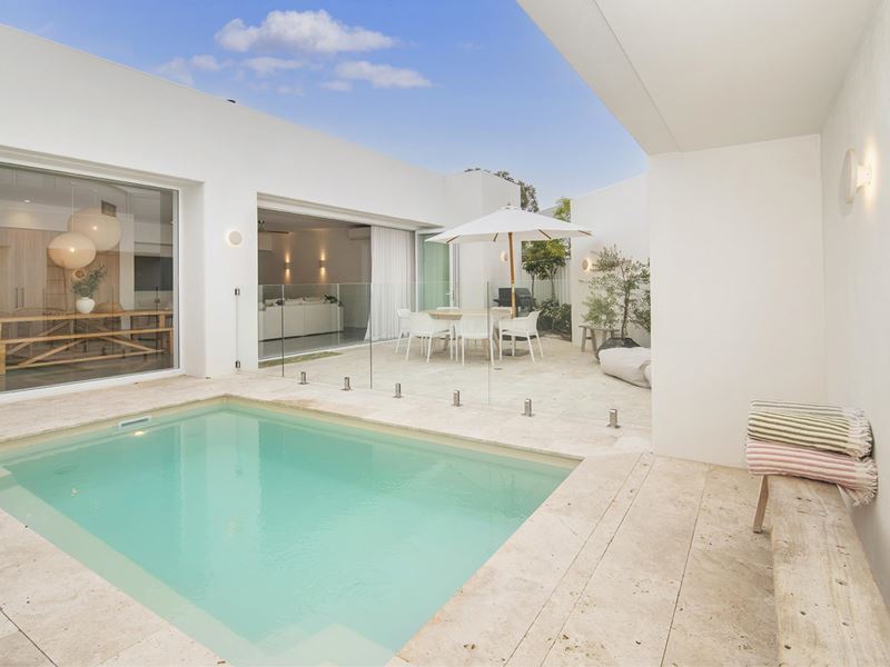 1/10 Hennessey Loop, Dunsborough WA 6281