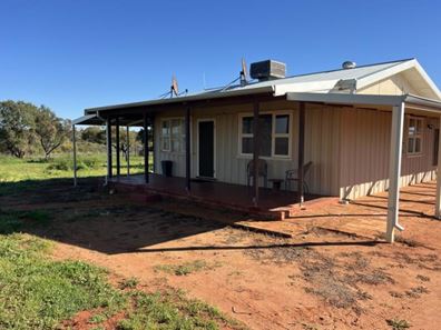 372 Burton Road, Ambania WA 6632