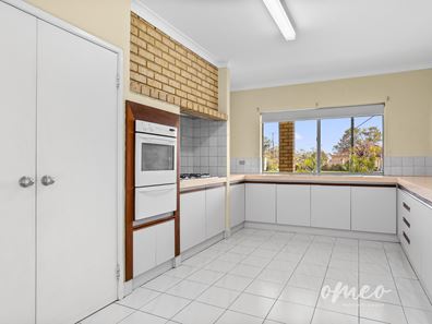 482 Rockingham Road, Lake Coogee WA 6166