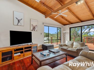 9 Chalet Vale, Preston Beach WA 6215