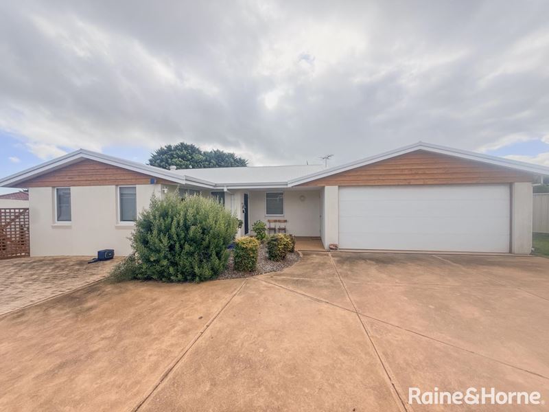 19 Springfield Street, West Beach