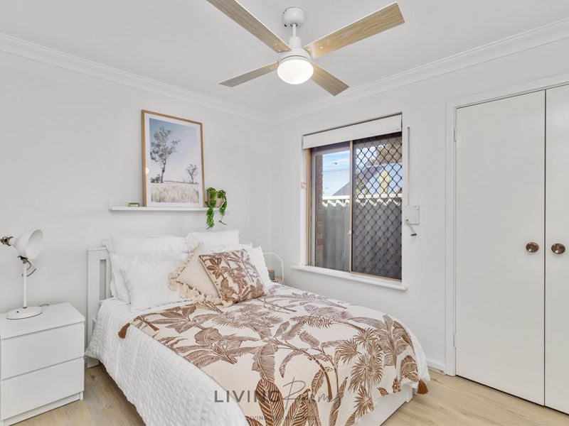 Room/6  21 Azelia Street, Alexander Heights WA 6064