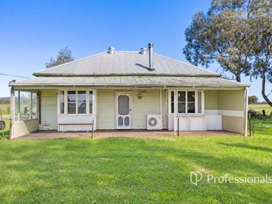 100 Norah Brook Road, Benger WA 6223