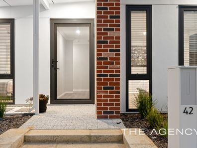 42 Ainsworth Crescent, Mandogalup WA 6167