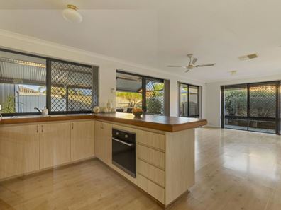 21 Gentle Circle, South Guildford WA 6055