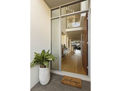 4 Darbyshire Drive, Subiaco WA 6008