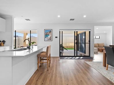 9 Bonnington Loop, Madora Bay WA 6210