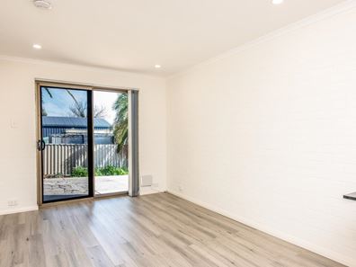 1/213 Sixth  Street, Wonthella WA 6530