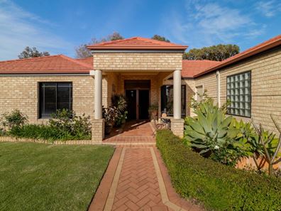 25 Turnberry Way, Pelican Point WA 6230