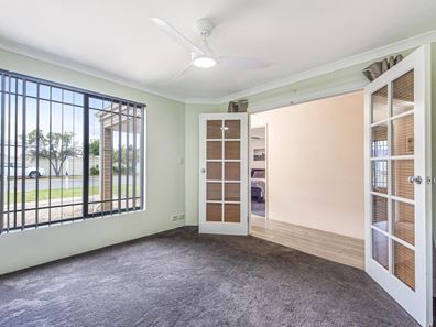 4 Colebrook Circle, Secret Harbour WA 6173