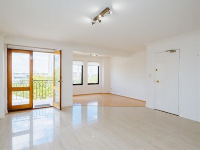 2/16-28 Waterloo Crescent, East Perth WA 6004