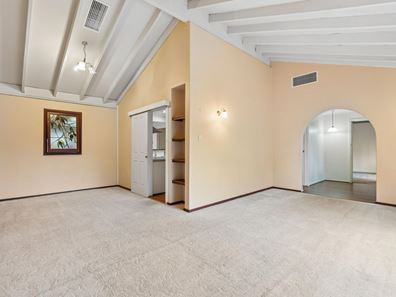 86 Regency Drive, Thornlie WA 6108