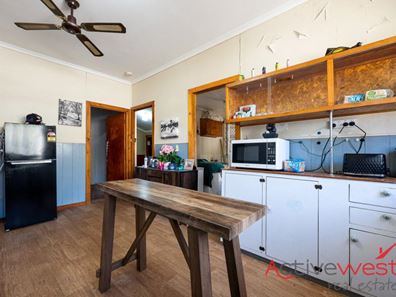 228 Evans Street, Beachlands WA 6530