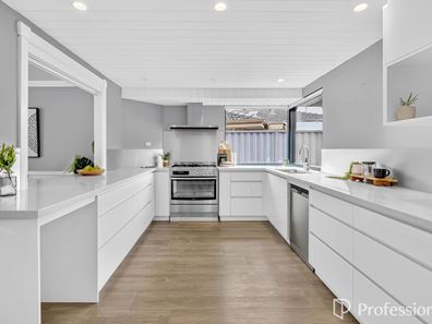 51 Kilkenny Circle, Waterford WA 6152