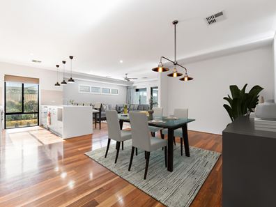 6 Lee-Steere Crescent, Piara Waters WA 6112