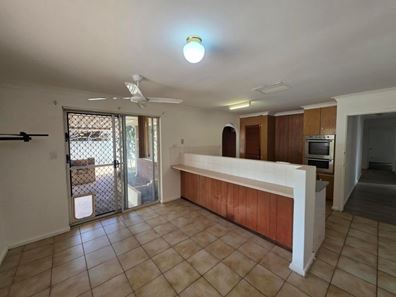 85 Glyndebourne Avenue, Thornlie WA 6108