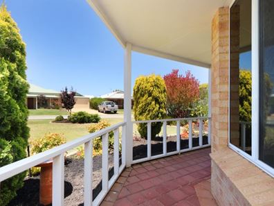 31 Woolmore Cross, Atwell WA 6164