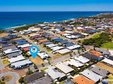 10 Riceflower Boulevard, Halls Head WA 6210