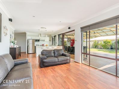 3 Kalmia Way, Forrestfield WA 6058