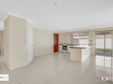 72 Coonawarra Drive, Caversham WA 6055