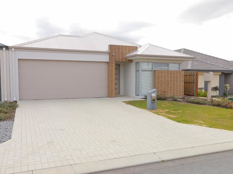 11 Midgegooroo Street, Ellenbrook