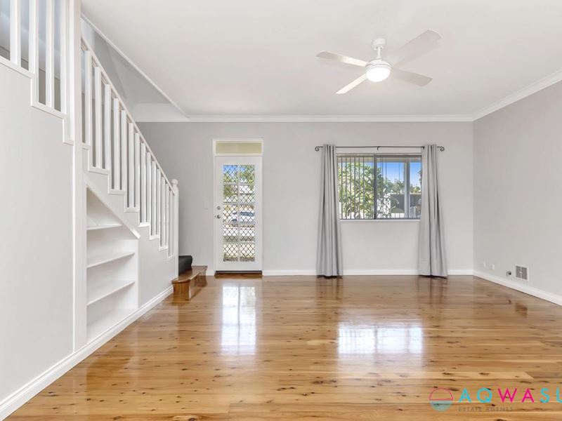 77 Crystaluna Drive, Golden Bay
