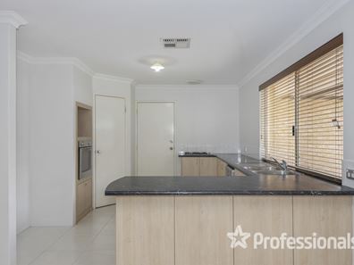 11 Pirianda Way, Aveley WA 6069