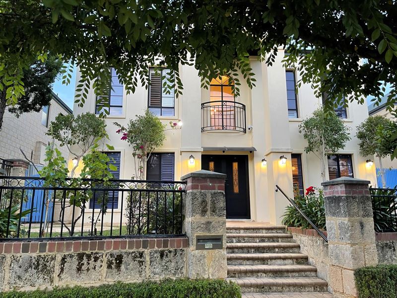 21 The Boardwalk, Ascot