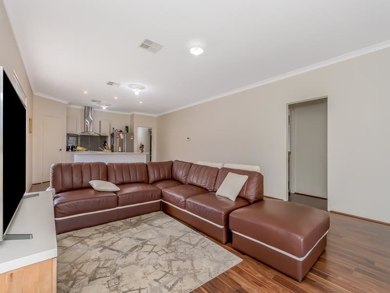 13 Miramar Way, Piara Waters
