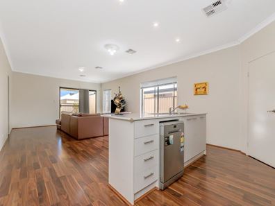 13 Miramar Way, Piara Waters WA 6112