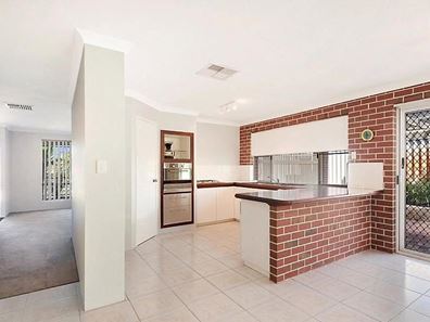 23 Fern Leaf Court, Leeming WA 6149