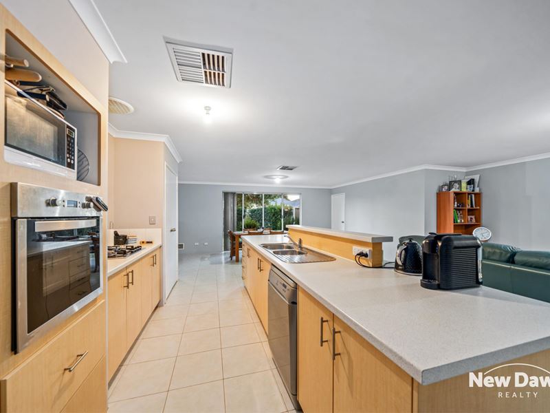 8 Overdene Pass, Banksia Grove WA 6031