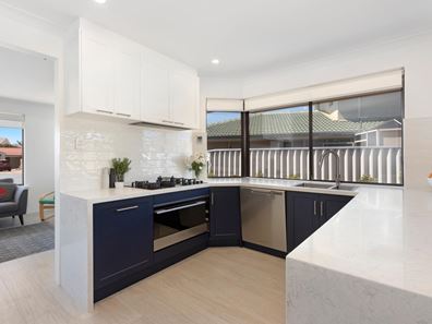 13 Edith Road, Safety Bay WA 6169