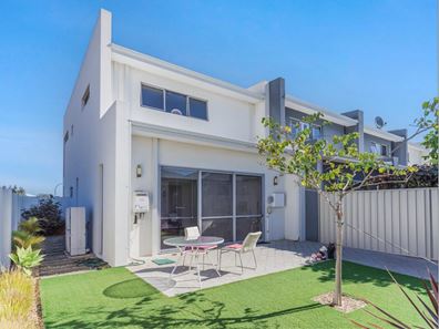 194 Boardwalk Boulevard, Halls Head WA 6210