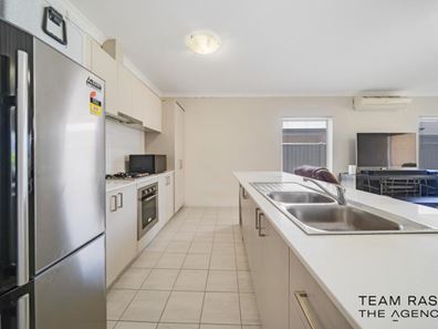 7 Goldfields Loop, Wandi WA 6167