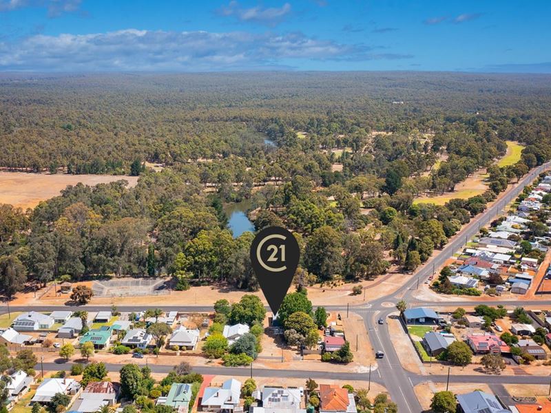 15 Bunbury Street, Collie